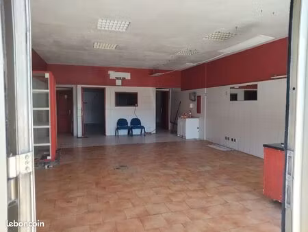 vends local commercial 94 m2 avenue de l'europe
