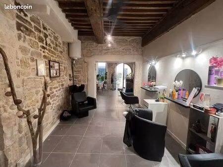 local commercial barjac 33m² centre ancien