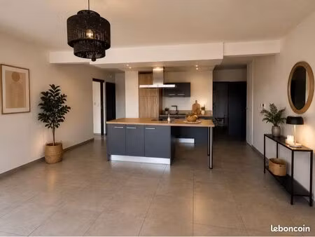 appartement t4 98m2 + terrasse 30m2 + garage + places parking
