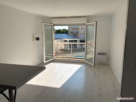 t2 avec piscine & parking – emplacement premium chu / tram – résidence les conviviales ii