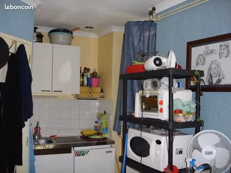 location studio vide pour étudiant(e) cautionné(e )par parents