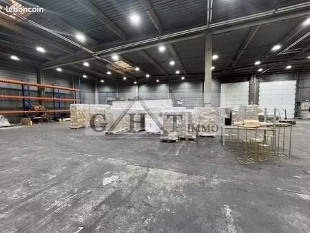 local industriel 1 608 m²