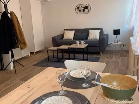 studio meublé centre ville tout équipé sécurisé avec parking privé