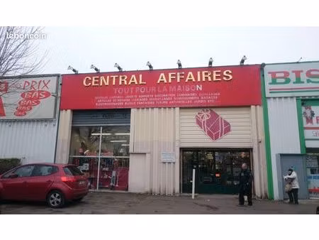 murs commerciaux à vendre éragny