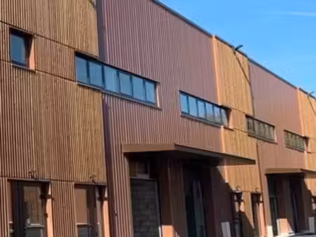 local d'activité 177 m²