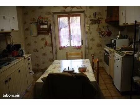 vend appartement au centre du village