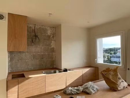 appartement t1 bis rénové – vue port-rhu – parking – bail mobilité uniquement (septembre à