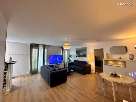 centre-ville d'orléans – grand t2 de 60 m² avec garage – libre de toute occupation