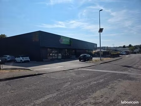 fonds de commerce de dépôt-vente – 600 m² – dole (39100)