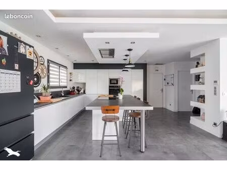 maison 4 pièces 145 m²