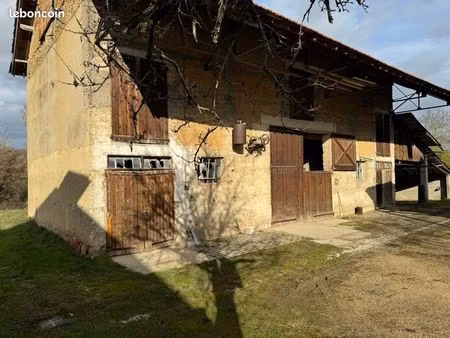 grange en pisé à réinventer – 150 m² au sol – parcelle de 900 m² – exposition sud-ouest – 