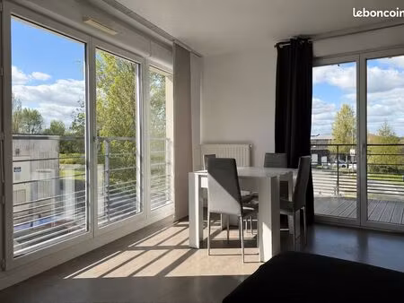 t3 lumineux 61m2 avec balcon et parking sécurisé
