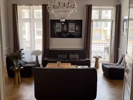appartement haussmannien de prestige – 207 m² – box double – cave