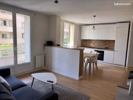 t3 entièrement rénové - traversant - 57 m² – 2 chambres - balcons - grenoble