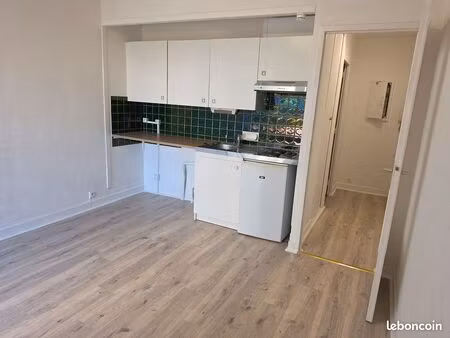 studio une piece 21 m2 +cave+parking