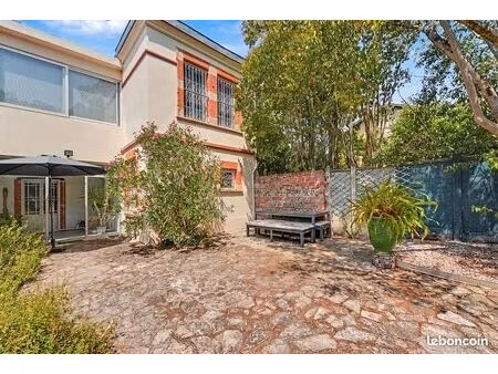 maison 9 pièces 211 m²