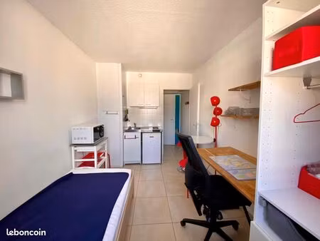 studio 1 pièce 13 m²