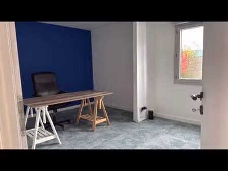 loue bureau 16m2 avec partie commune wc/ cuisine