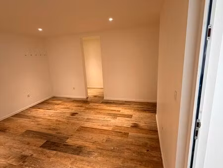 local sécurisé / espace de stockage 23m²