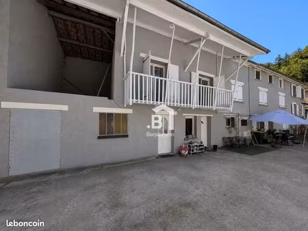 immeuble 187 m² cessieu
