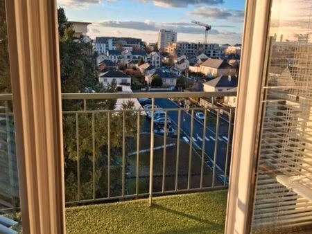 location grand t2 meublé- 50m² avec balcon. 740 charges comprises