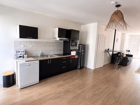 appartement design  moderne et lumineux de 100 m² avec patio en plein cœur de villeneuve-s