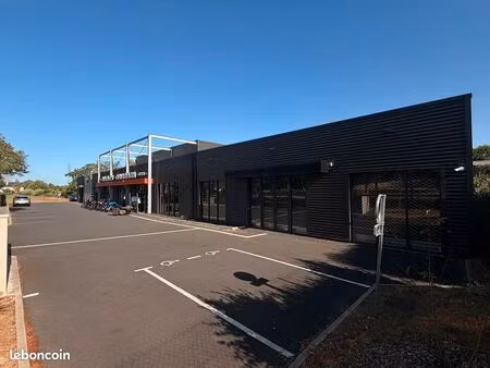 local commercial 265 m² saint-cyr-sur-loire