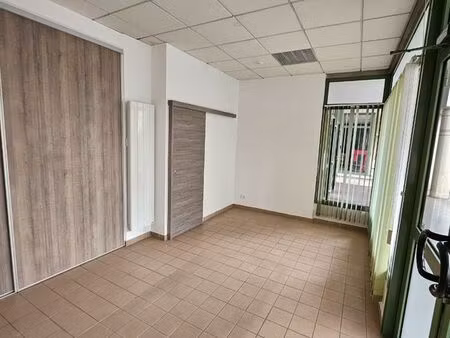 location local commercial