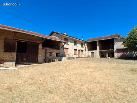 corps de ferme de 130m² avec dépendances – fort potentiel