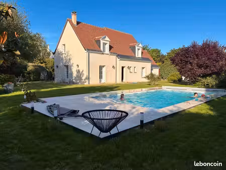 maison 180m2  piscine  jardin  5 chambres + dépendance (guest house équipée) à louer à vér