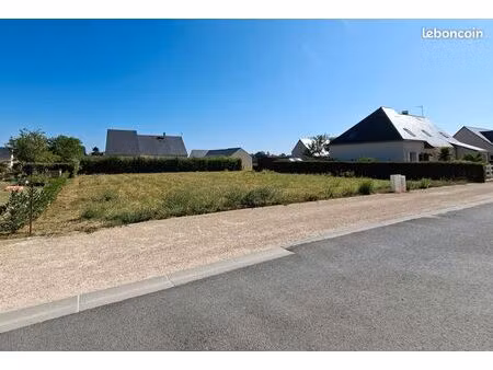 terrain 696 m² vernantes