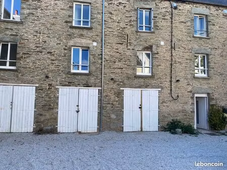 location garage avec box de stockage attenant
