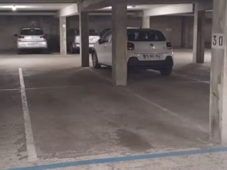 angers place parking proche de la gare