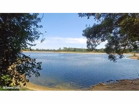 terrain de loisirs bord de loire