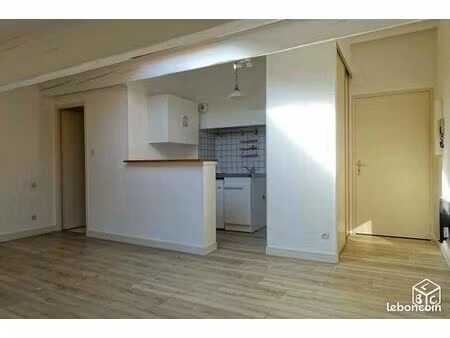 immeuble de rapport 5 studios loués – 11 4 % de rentabilité – 160 m²