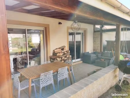 maison avec jardin  garage de 90 mètres carrés