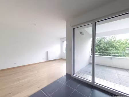 appartement 3 pièces 65 m²