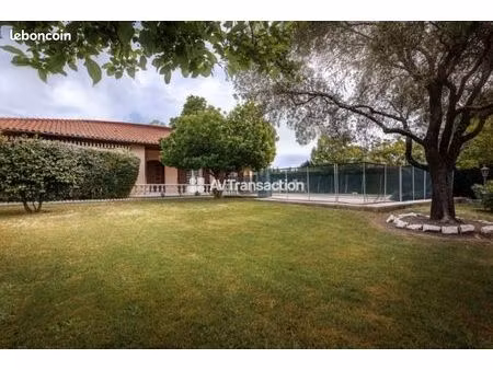 maison plain pied avec piscine et double garage