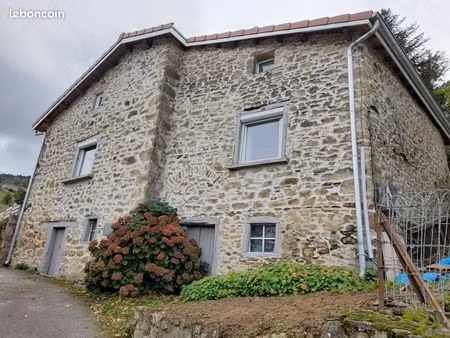 maison village en pierre