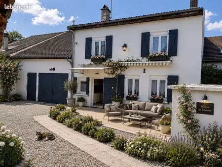 maison familiale pleine de charme à longchamp-sur-aujon