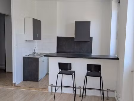 appt f2 place st pierre