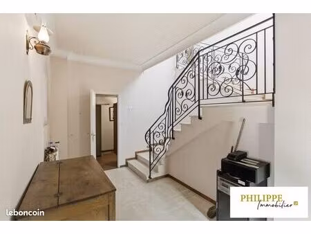 maison 6 pièces 236 m²