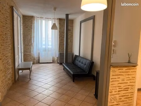 grand t2 avec cour intérieure