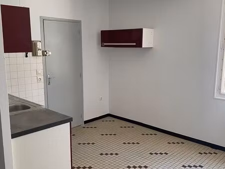 t1 (neuf) en rez de chaussé au calme proche du centre ville