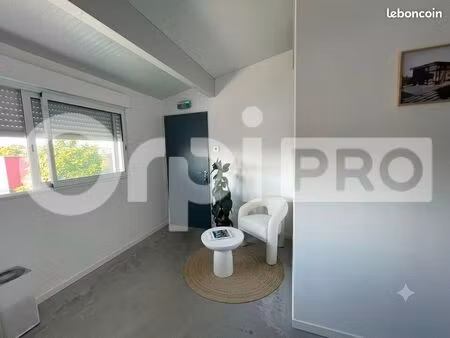 bureau 65 m²