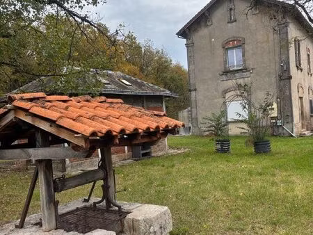 maison avec 5400m2 de terrain plat plus un entrepôt