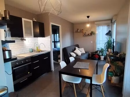 appartement t2 récent proche campus et autoroute
