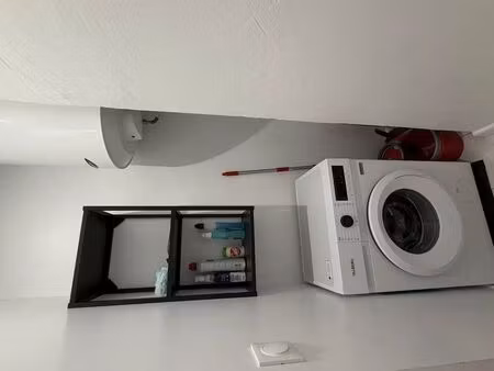 studio entièrement meublé
