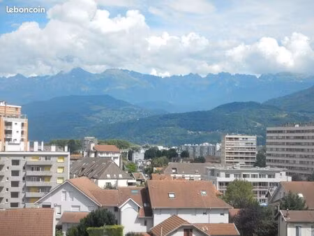 t2 rénové 38 m² – balcon  cuisine équipée  vue belledonne – lycée mounier