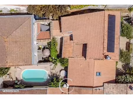 propriété 7 pièces 220 m²